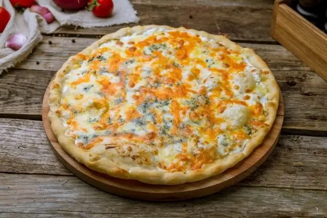 Quattro Formaggi Pizza