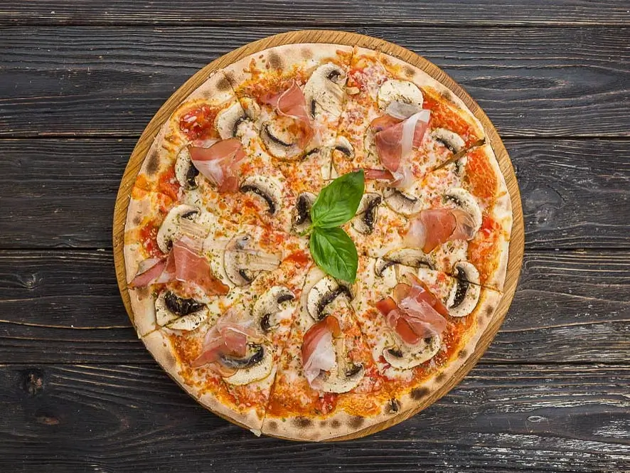 Prosciutto e Funghi Pizza